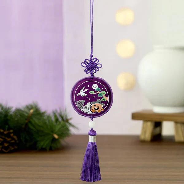 BT21 - Premium K-Edition Embroidered Tassel Keyring - Image 10