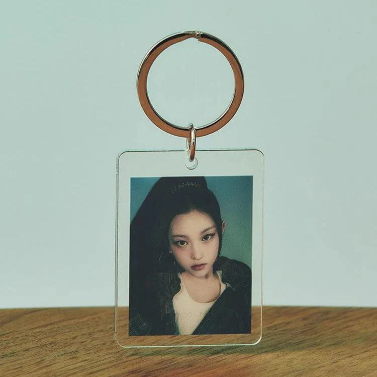 NewJeans - Acrylic Photo Keyring [How Sweet Official MD] - Image 5